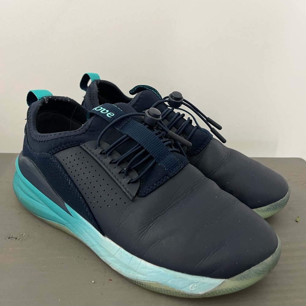 Clove shoes